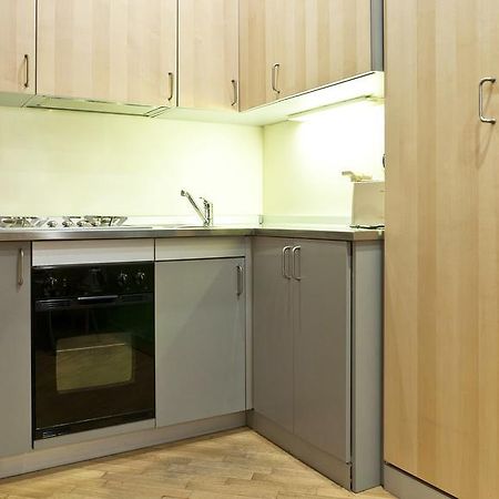 Italianway-Fiori Chiari Apartment Milan Bagian luar foto