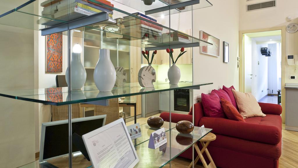 Italianway-Fiori Chiari Apartment Milan Bagian luar foto