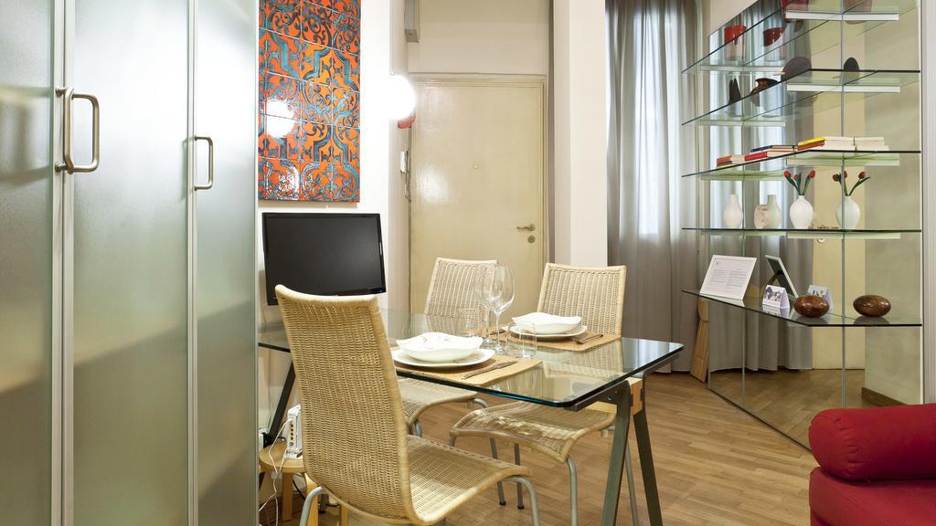 Italianway-Fiori Chiari Apartment Milan Bagian luar foto