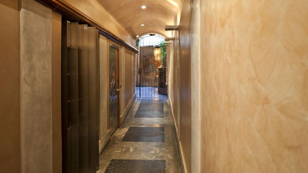 Italianway-Fiori Chiari Apartment Milan Bagian luar foto